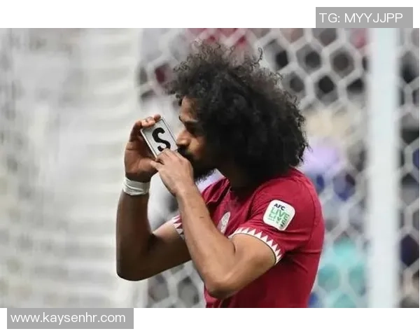 足球明星背后的不知名英雄们他们的故事同样值得被铭记与传颂